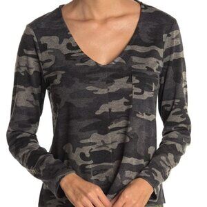 Sanctuary NWT Camo Pocket Long Sleeve V-Neck Top